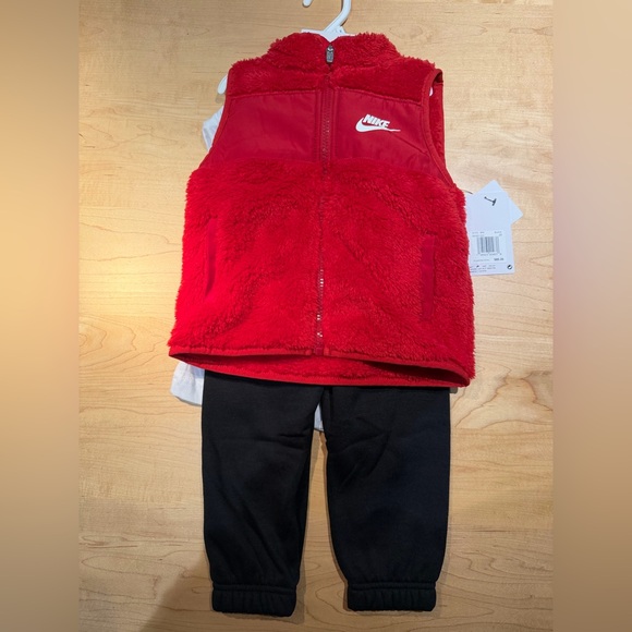 NWT Nike 2T three piece vest set - Picture 1 of 3